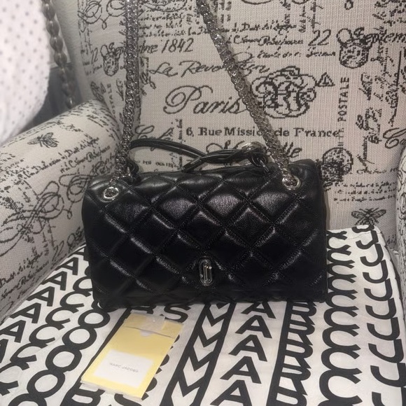 Marc Jacobs Black Quilted Shoulder Bag - Picture 2 of 7